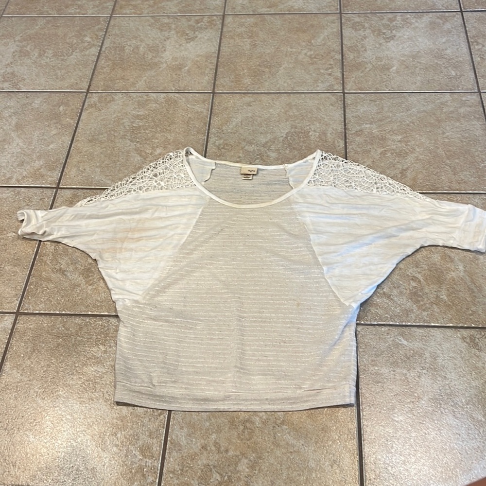 Daytrip Cream Striped Dolman Sleeve Open Weave Shoulder Top Size Small